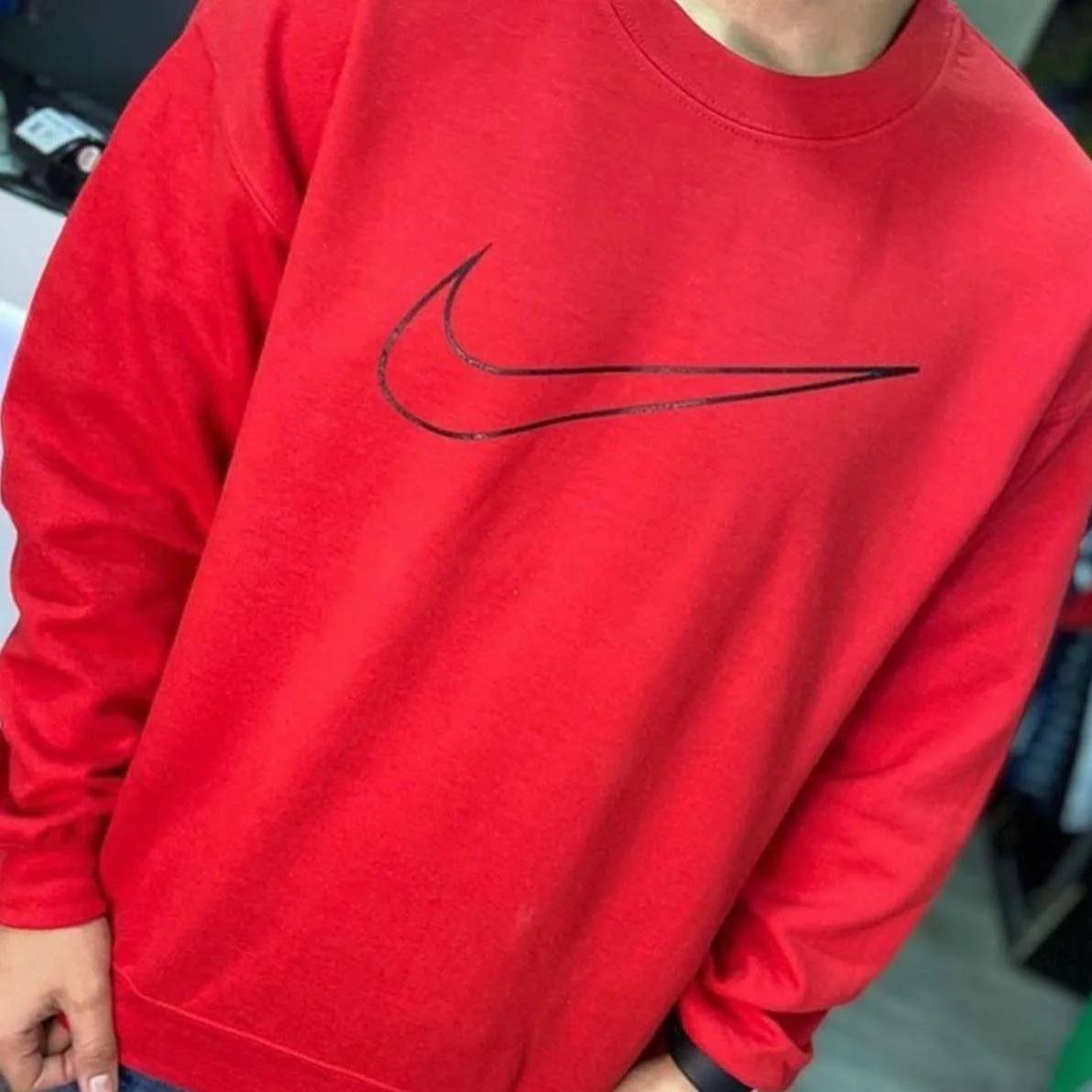 Buzo nike borde rojo