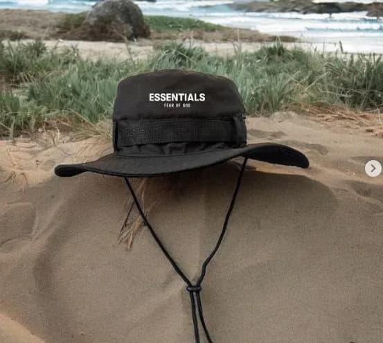 Safari negro essentials