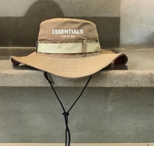 Safari beige essentials