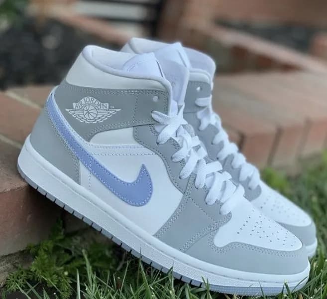 Jordan Retro 1 Gris Chulo Azul
