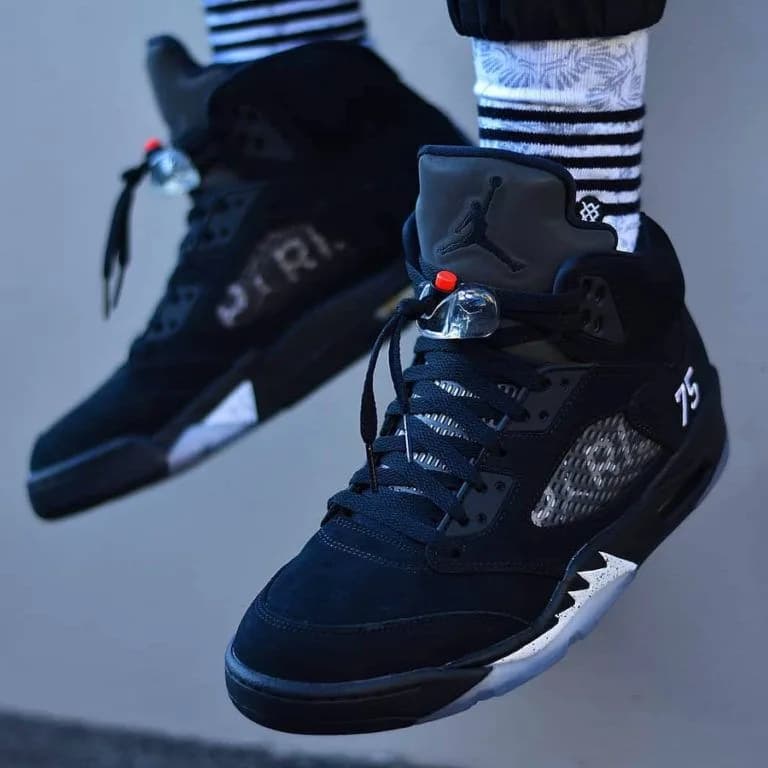 Jordan Retro 5 Paris Negra